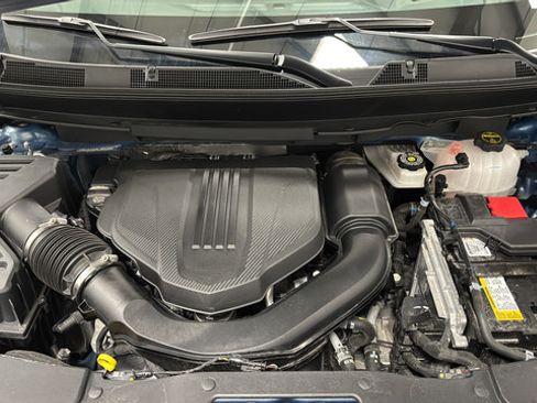 Used 2024 Chevrolet Traverse RS AWD/4WD image 28