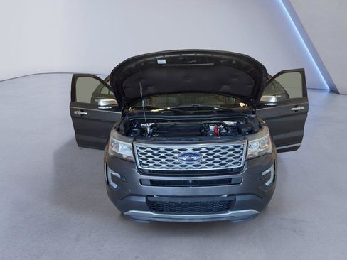 Used 2016 Ford Explorer Platinum AWD/4WD image 10