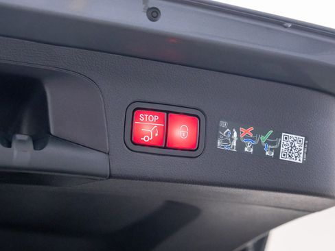 Certified 2022 Mercedes-Benz GLS 450 4MATIC image 33