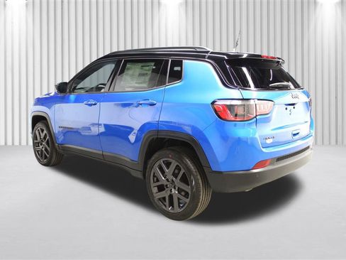 New 2026 Jeep Compass Limited image 5