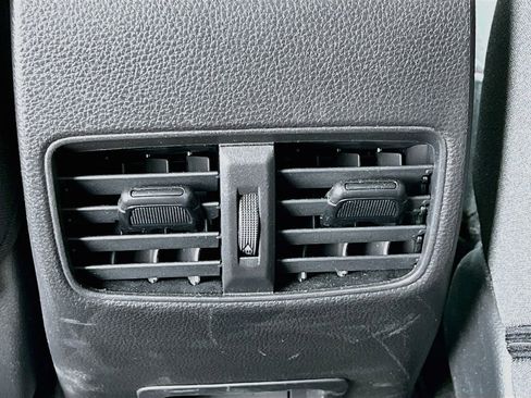 Used 2025 Toyota Corolla Cross LE FWD image 24