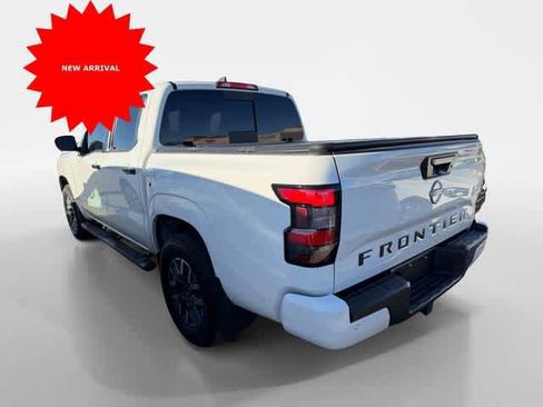 Used 2025 Nissan Frontier SL image 4