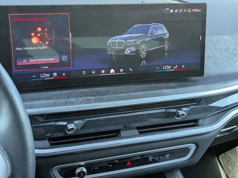 Used 2024 BMW X7 xDrive40i w/ Premium Package AWD/4WD image 11
