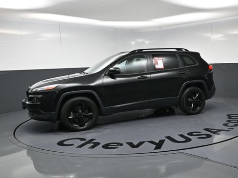 Used 2016 Jeep Cherokee Sport w/ Cold Weather Group AWD/4WD image 6