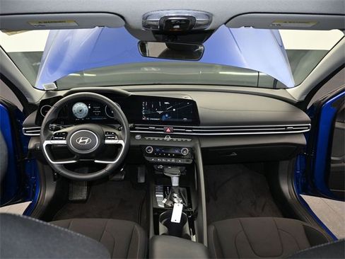 Used 2024 Hyundai Elantra SEL w/ Convenience Package image 26