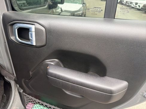 Used 2021 Jeep Wrangler Unlimited Sport image 12