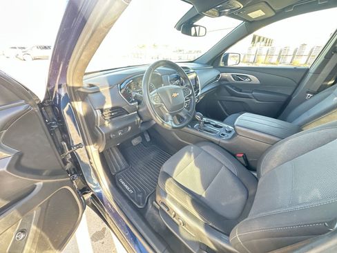 Used 2023 Chevrolet Traverse LT image 10
