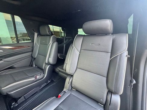 Used 2021 Cadillac Escalade Premium Luxury RWD image 16