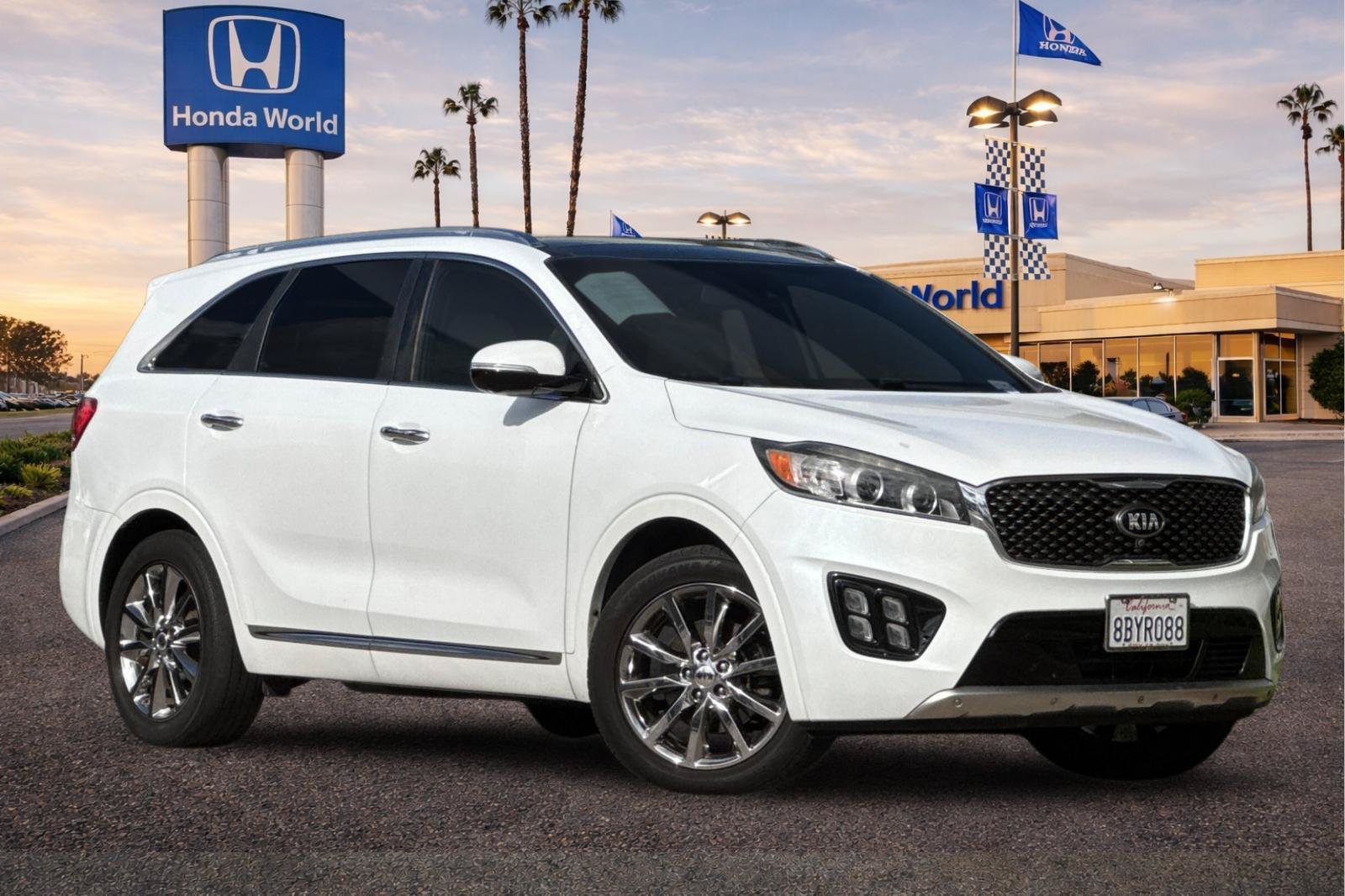 Used 2018 Kia Sorento SX FWD image 2