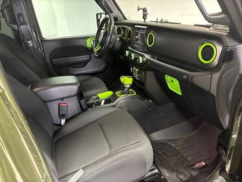Used 2022 Jeep Gladiator Sport AWD/4WD image 11