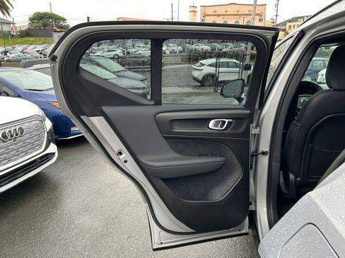 Used 2023 Volvo XC40 Recharge Plus image 54