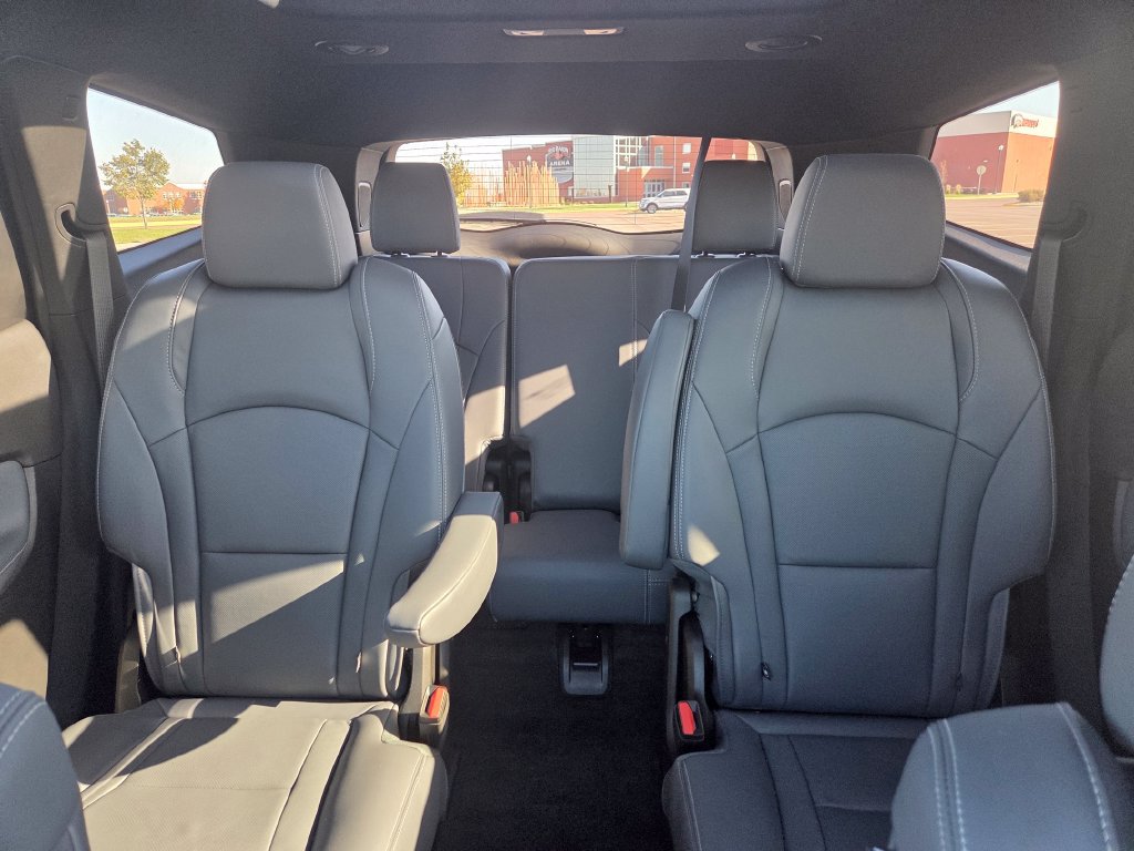 Used 2023 Buick Enclave Essence w/ Experience Buick Package AWD/4WD image 34