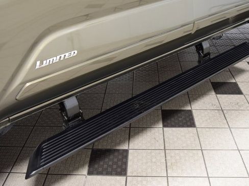 Used 2024 Toyota Tacoma Limited image 28