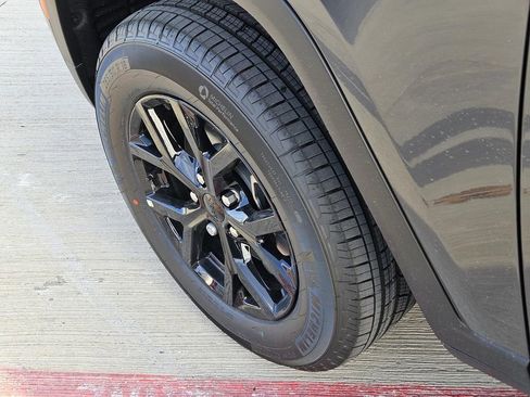 New 2026 Jeep Grand Cherokee L 2WD image 6