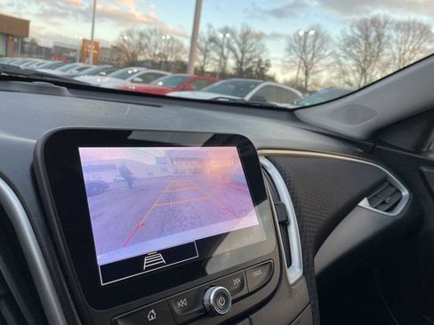 Used 2023 Chevrolet Malibu LT image 14