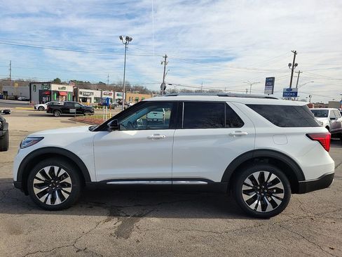 New 2026 Ford Explorer Platinum w/ LUX Leather Package AWD/4WD image 3