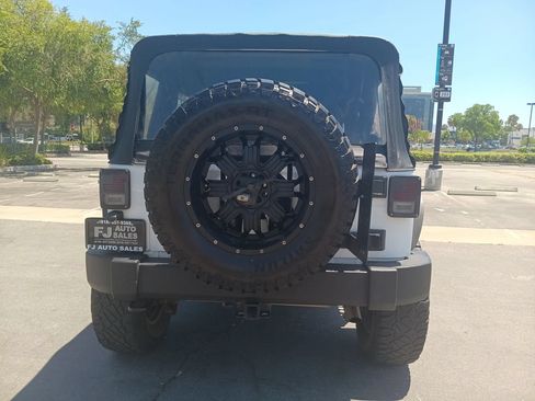 Used 2014 Jeep Wrangler Unlimited Sport AWD/4WD image 7