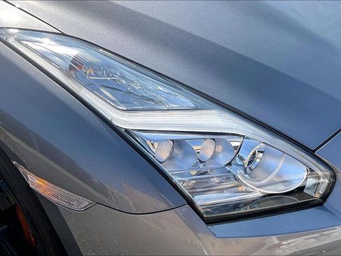 Used 2015 Nissan GT-R Premium AWD/4WD image 30