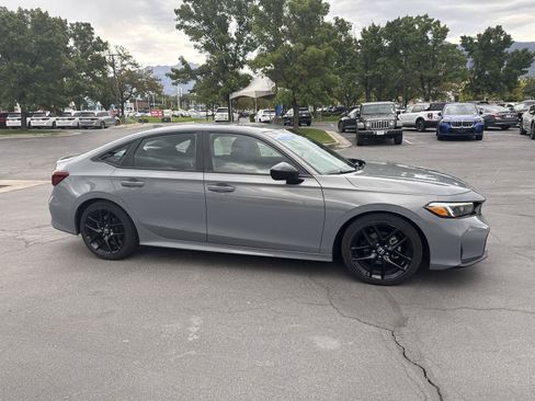 Used 2025 Honda Civic Sport image 3