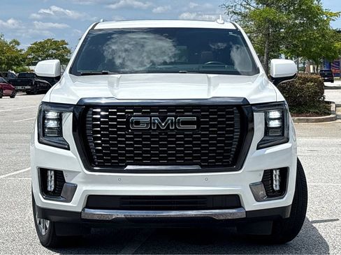 Used 2023 GMC Yukon Denali Ultimate AWD/4WD image 2