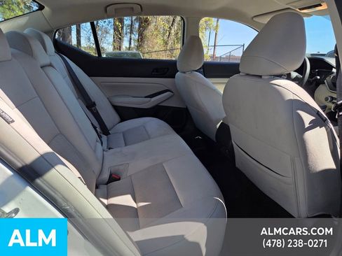 Used 2025 Nissan Altima 2.5 SV image 13