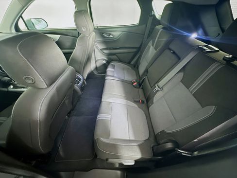 Used 2025 Chevrolet Blazer LT FWD image 27