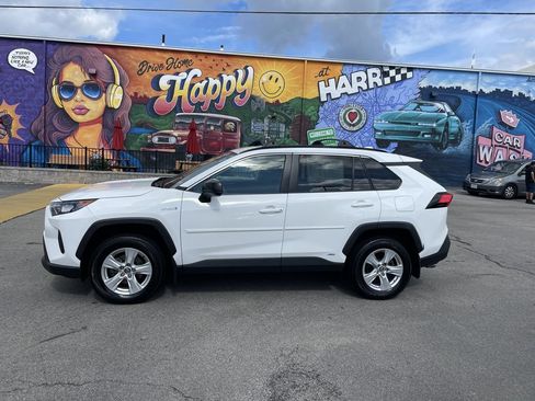 Used 2019 Toyota RAV4 LE w/ Carpet Mat Package AWD/4WD image 2