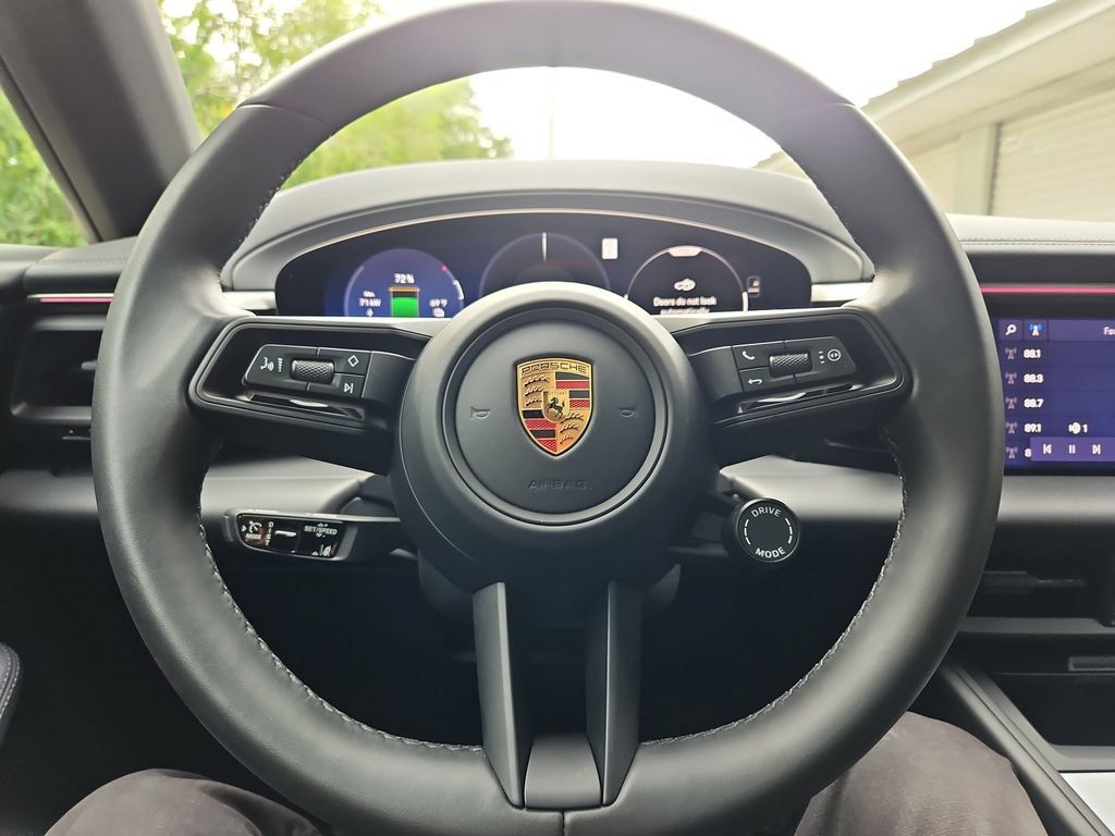 Certified 2026 Porsche Macan 4 Electric AWD/4WD image 35