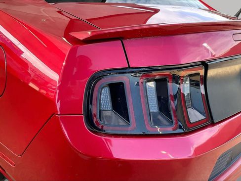 Used 2013 Ford Mustang Coupe RWD image 25