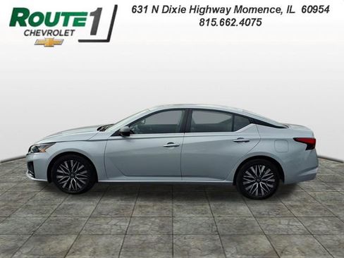 Used 2024 Nissan Altima 2.5 SV FWD image 2