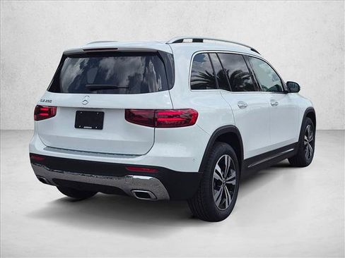 New 2026 Mercedes-Benz GLB 250 image 2