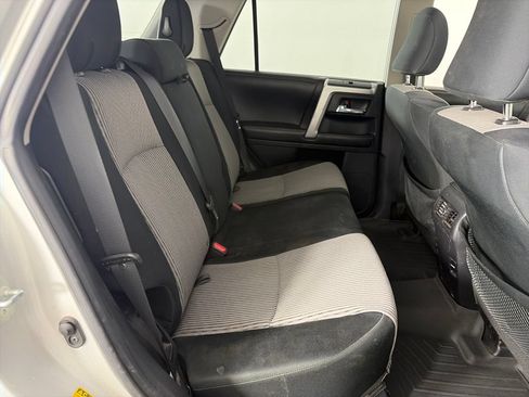 Used 2015 Toyota 4Runner SR5 AWD/4WD image 28