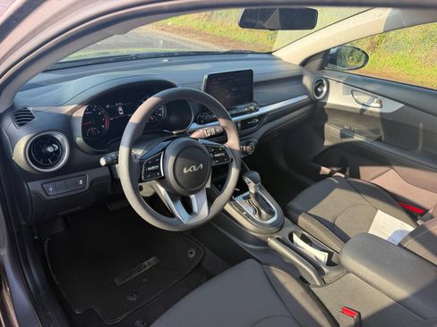 Used 2023 Kia Forte LXS FWD image 11