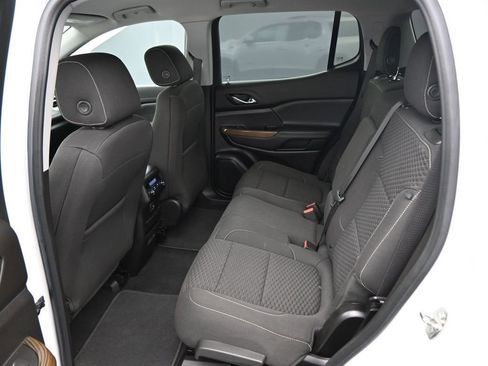 Used 2019 GMC Acadia SLE image 18