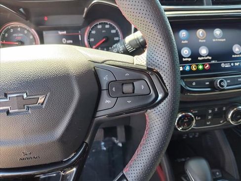 Used 2023 Chevrolet TrailBlazer RS w/ Sun and Liftgate Package image 16