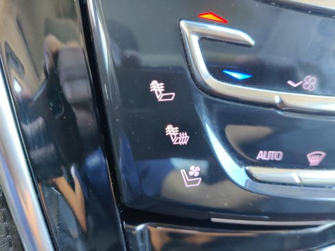 Used 2019 Cadillac Escalade Premium Luxury image 40