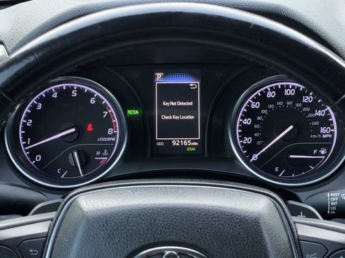 Used 2019 Toyota Camry SE w/ Convenience Package FWD image 15