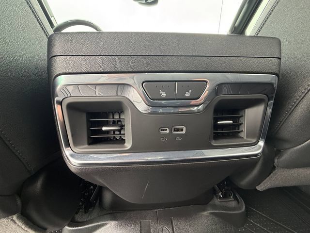 Used 2026 Chevrolet Silverado 1500 High Country AWD/4WD image 19