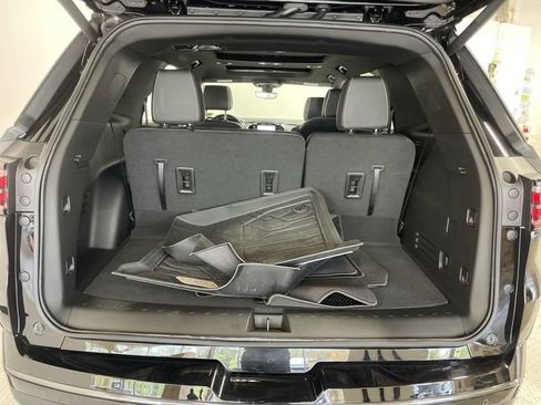 Used 2023 Chevrolet Traverse Premier w/ Redline Edition AWD/4WD image 25