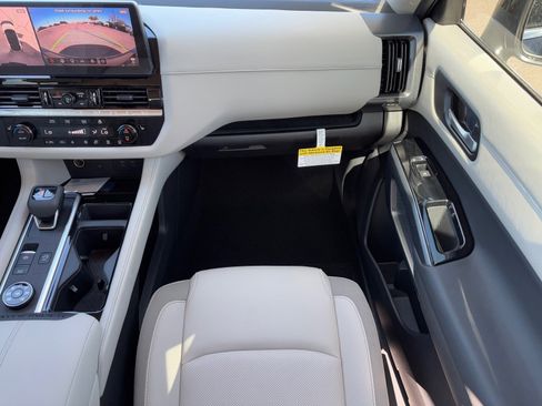 New 2026 Nissan Pathfinder SL image 17