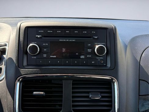 Used 2014 Dodge Grand Caravan American Value Package w/ UConnect Hands-Free Group FWD image 18