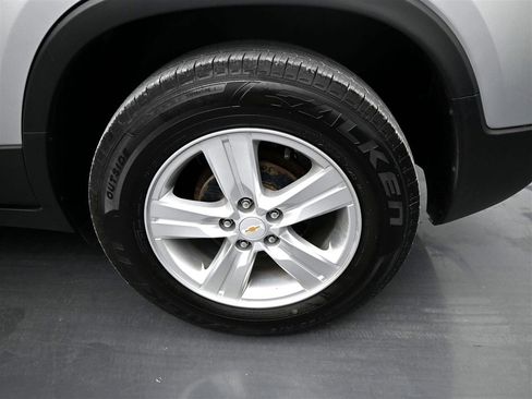 Used 2020 Chevrolet Trax LS w/ Tint and Cruise Package image 20