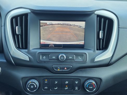 Used 2024 GMC Terrain SLE image 23