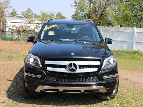 Used 2015 Mercedes-Benz GL 320 BlueTEC 4MATIC image 2