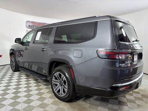 Used 2024 Jeep Wagoneer L Series II image 6