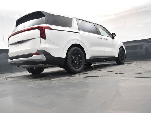 New 2026 Kia Carnival LX FWD image 17