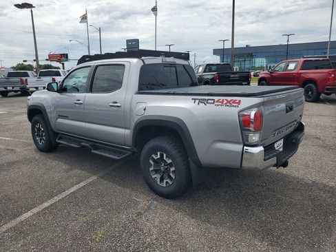 Used 2021 Toyota Tacoma TRD Off-Road AWD/4WD image 3
