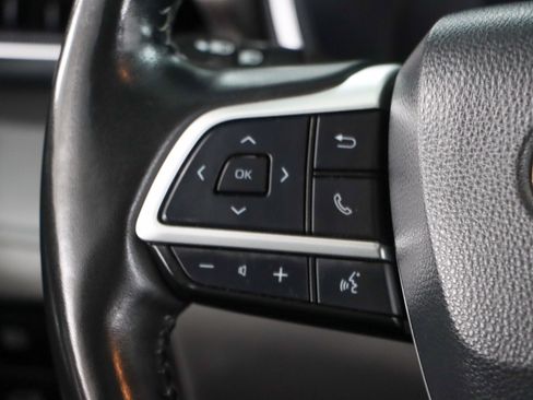 Used 2023 Toyota Highlander Limited FWD image 13