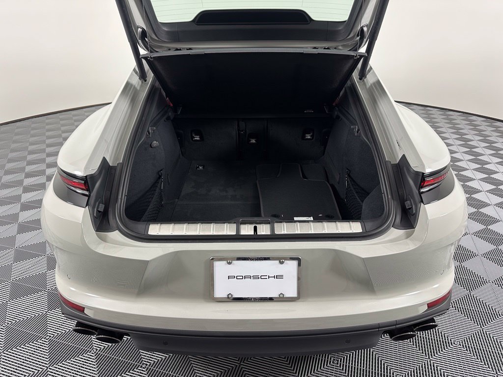 Used 2026 Porsche Panamera RWD image 42