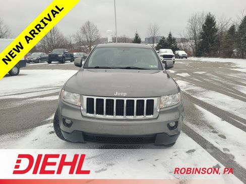 Used 2012 Jeep Grand Cherokee Laredo image 2